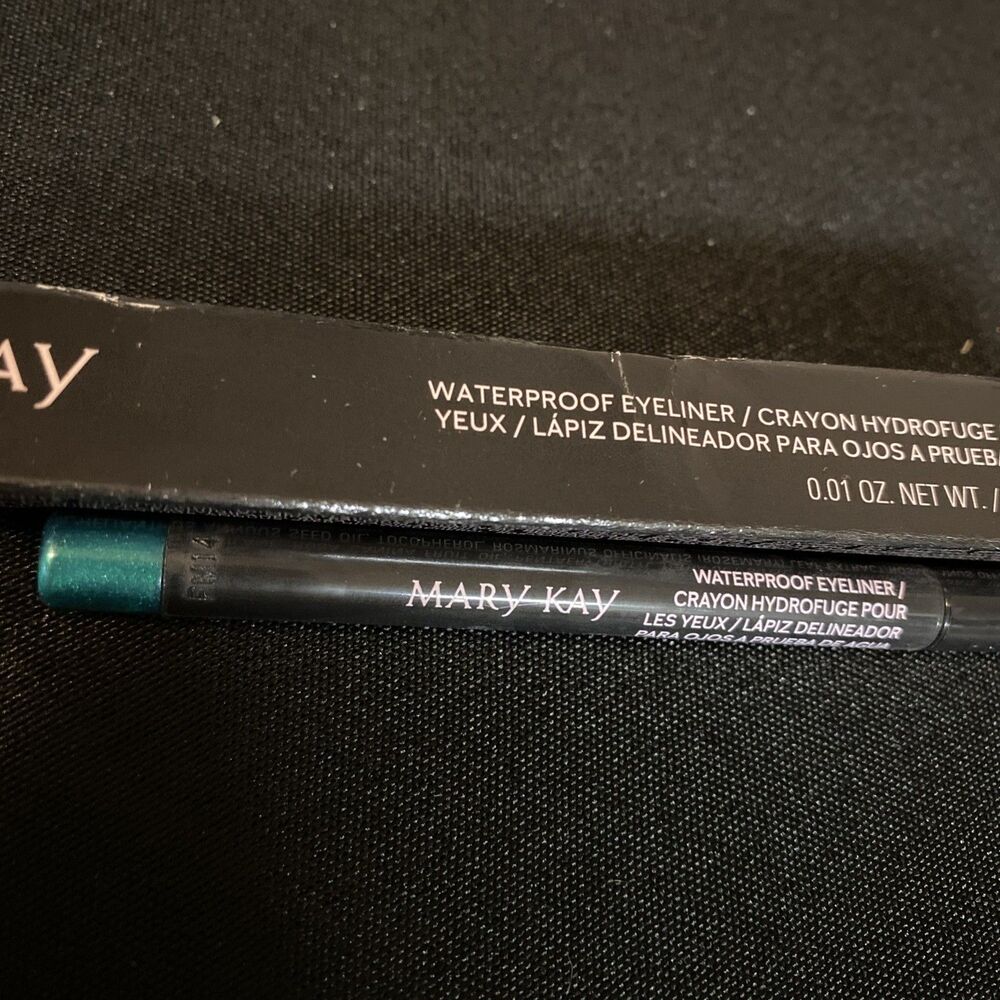 Mary Kay Waterproof Eyeliner Crayon Emerald Green